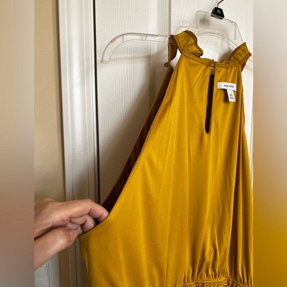 Nine West ruffled collar golden yellow fully lined halter top. XXL - Picture 7 of 10
